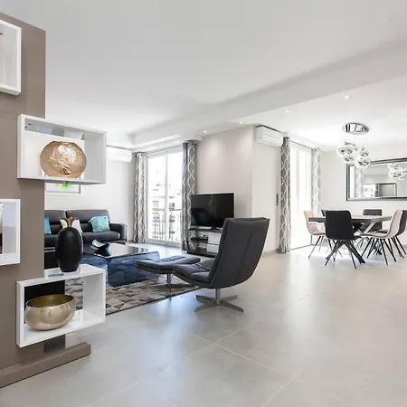 Marriott- Croisette: Superb 3 Bedrooms/ 3 Baths Apartmán Cannes