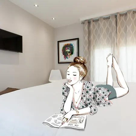 Marriott- Croisette: Superb 3 Bedrooms/ 3 Baths Κάννες