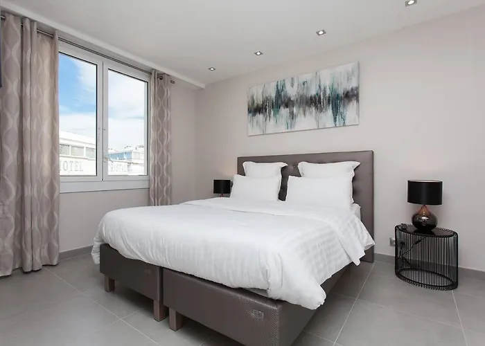 Marriott- Croisette: Superb 3 Bedrooms/ 3 Baths *