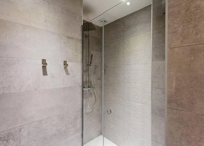 Marriott- Croisette: Superb 3 Bedrooms/ 3 Baths شقة كان