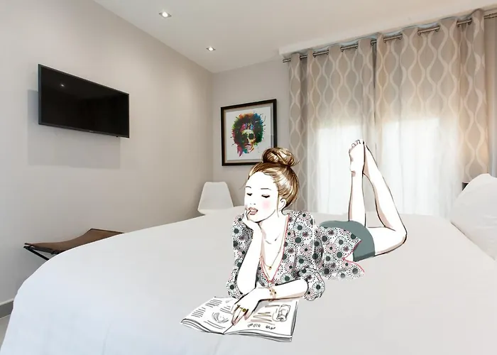 Marriott- Croisette: Superb 3 Bedrooms/ 3 Baths كان